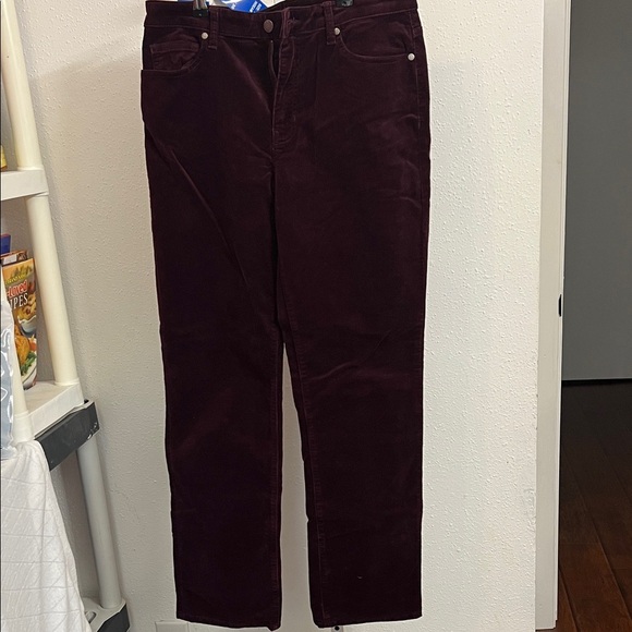 Well Worn Denim - Well Worn Women's Straight Leg Jeans - Deep Burgundy NWT